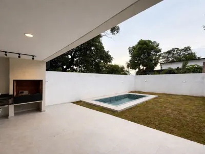 Duplex novo à venda em Lambaré, região do Yacht 3