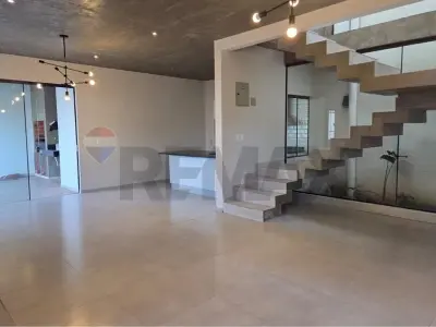 Duplex novo à venda em Luque, Central 4