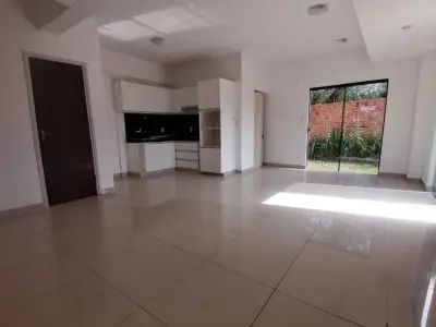 Dúplex de 3 dormitorios en alquiler en Mariano Roque Alonso 4