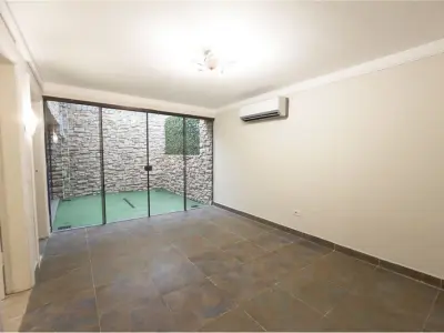 Duplex de 3 pisos en venta en Las Lomas, Asunción 4