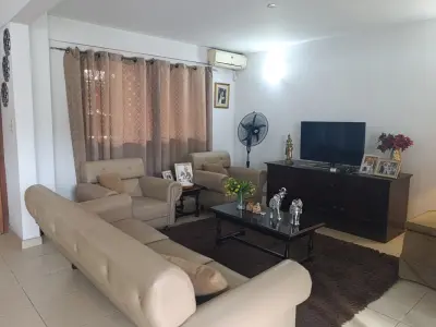 Four-bedroom duplex for sale in Luque 4