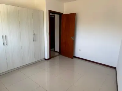 Duplex de 3 Quartos para Aluguel em Loma Merlo, Luque 3