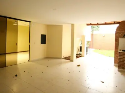 Dúplex en Alquiler en Ycua Sati con 3 Dormitorios 3