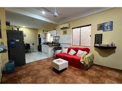 Dúplex en esquina en venta en Laurelty, Luque 3