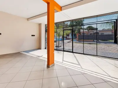Duplex à venda com piscina em Lambaré, Santa Lucía 3