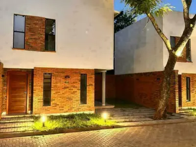 Duplex à venda em condomínio fechado, Loma Merlo, Luque 2