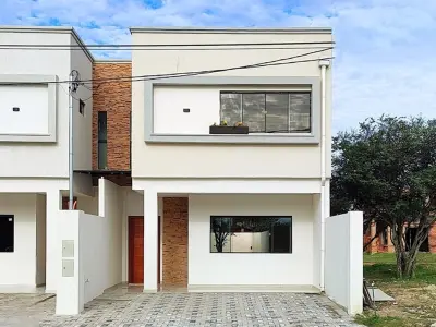 Duplex for sale in gated community Pilar del Norte, Limpio 2
