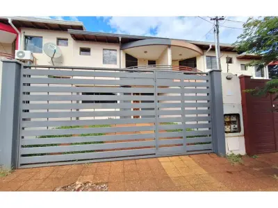 Duplex à venda em Cambyretá, bairro Carmelitas 3
