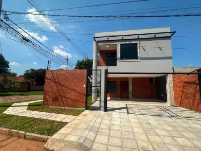 Dúplex en venta en esquina, zona Yacht, Lambaré 2