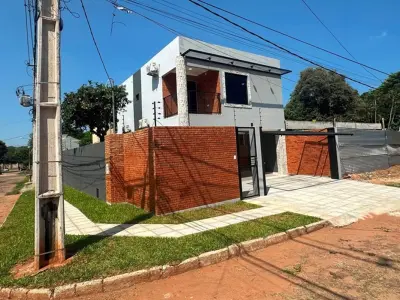 Dúplex en venta en esquina, zona Yacht, Lambaré 3