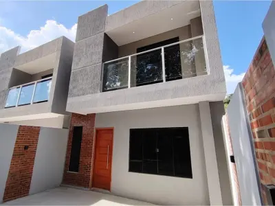 Dúplex en venta en Fernando de la Mora con 3 dormitorios 4