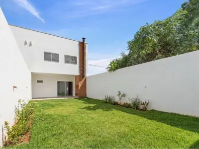 Dúplex en venta en Loma Merlo, Luque 3