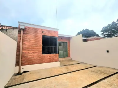 Dúplex en venta en Luque, 2 dormitorios con jardín 3