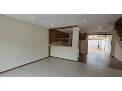 Duplex à venda em Mbachio I, Lambaré 4