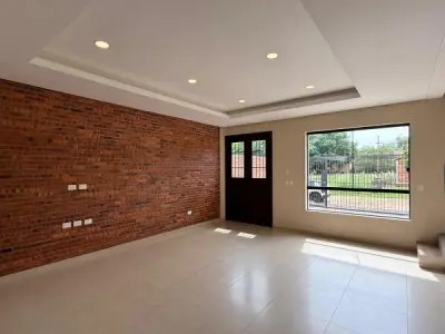 Dúplex en venta en Primer Barrio, Luque 3