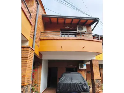 Dúplex en venta en Salvador del Mundo, Asunción 2