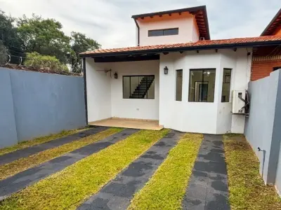 Duplex for sale in Zárate Isla, Luque 3