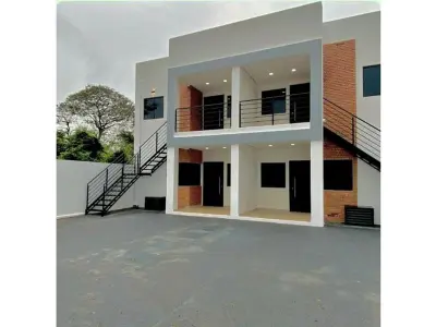 Dúplex tipo departamento en alquiler en Luque, Loma Merlo 2