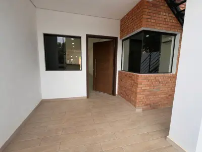 Dúplex tipo departamento en alquiler en Luque, Loma Merlo 3