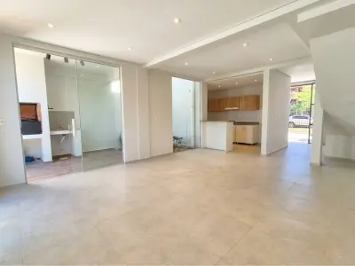 Dúplex Toscano en venta con piscina en Primer Barrio 3