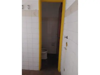Edifício comercial de dois andares à venda em La Encarnación 3