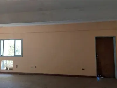 Edifício comercial de dois andares à venda em La Encarnación 4