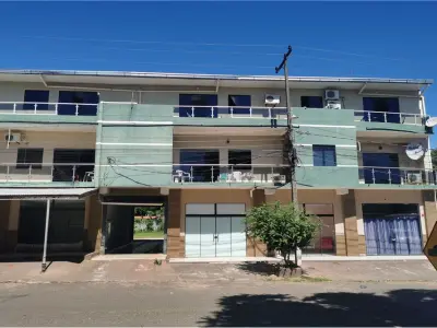 Edifício comercial à venda no centro de Salto del Guairá 3