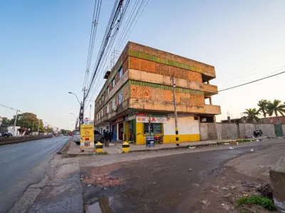 Edifício comercial à venda na Av. Defensores del Chaco 2