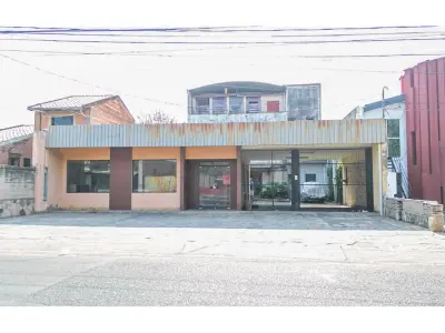 Edifício comercial à venda na Av. Gral. Santos 3