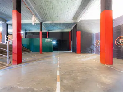 Edificio comercial en venta sobre Av. Las Residentas, Luque 4
