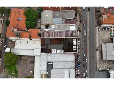 Edifício comercial à venda na Avda. E. Ayala km 5 3