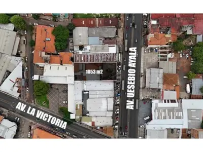 Edifício comercial à venda na Avda. E. Ayala km 5 4
