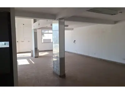 Edifício comercial e residencial à venda em San Vicente 4