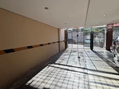 Edifício corporativo de 5 andares à venda em Recoleta 2