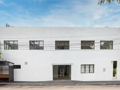 Edifício corporativo à venda em Fernando de la Mora 3