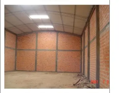 Edifício de escritórios corporativos com galpão e depósito à venda em San Lorenzo 2