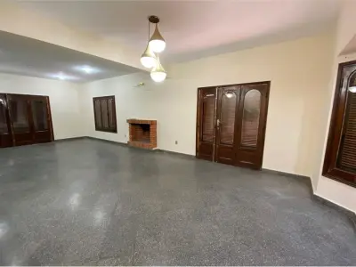 Edificio multifuncional en venta en zona médica, Pettirossi 4