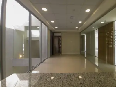 Edificio para oficinas en alquiler en Asunción, Barrio Pettirossi 3