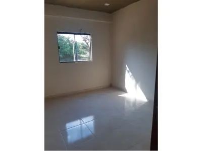 En venta propiedad con 3 departamentos en Luque 4