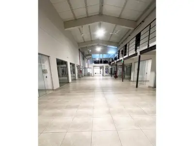 Espaço para alugar em galeria na Ruta Mcal Estigarribia 2