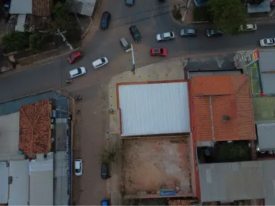 Esquina comercial à venda na Av. Bonifacio Ovando 2