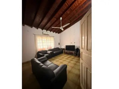 Posto de combustível e casa à venda em Coronel Oviedo 4