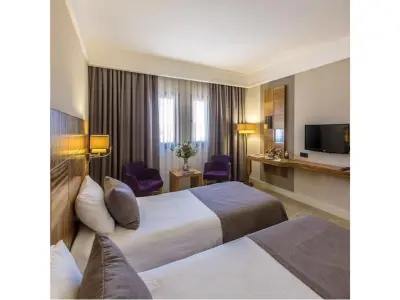 Quarto à venda no Hotel Ramada, Mariano Roque Alonso 2