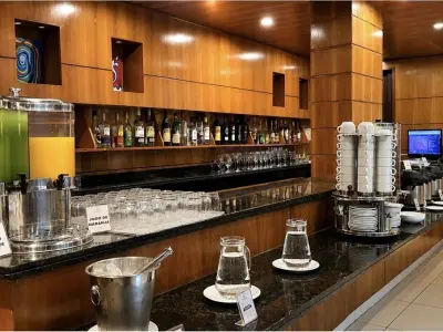 Hotel à venda no centro de Ciudad del Este — 73 suítes 3