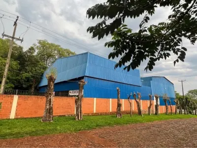 Imóvel comercial à venda em Hernandarias 4