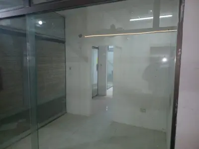 Loja comercial com 3 ambientes no Shopping A&C, Mercado 4 4
