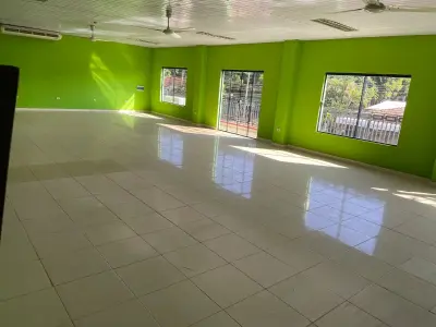 Salão comercial com depósito para alugar em Reducto, San Lorenzo 4