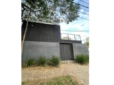 Espaço comercial para alugar com escritórios e depósito em Los Laureles 4