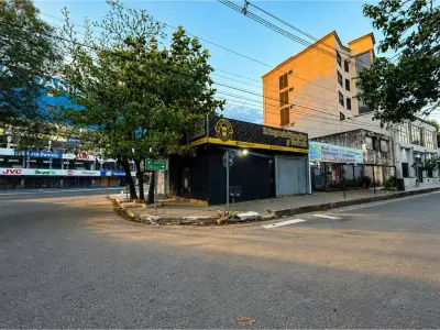 Local comercial en alquiler en esquina, Luque 2