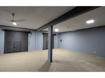Local comercial en alquiler en Laguna Sati, Fernando de la Mora 2